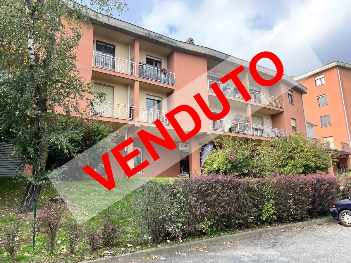 APPARTAMENTO DI AMPIA METRATURA APPARTAMENTO DI AMPIA METRATURA